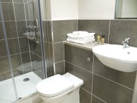 Brighton_Acc_Britannia Study Residence_Bathroom_02